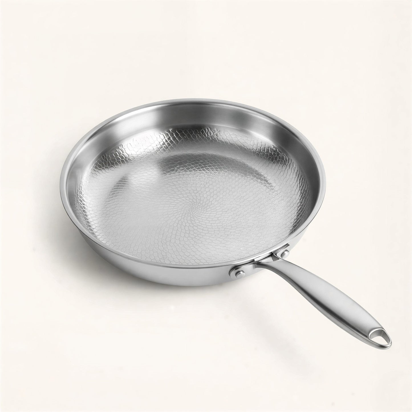 Titanium Hammered Pan Pro | Die einzige Antihaftpfanne, die Ihr Essen nicht vergiftet